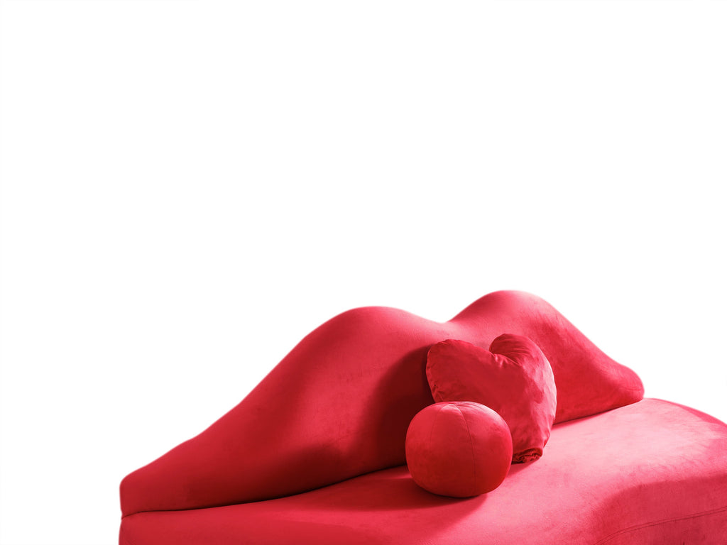 Lips Red Velvet Loveseat 81